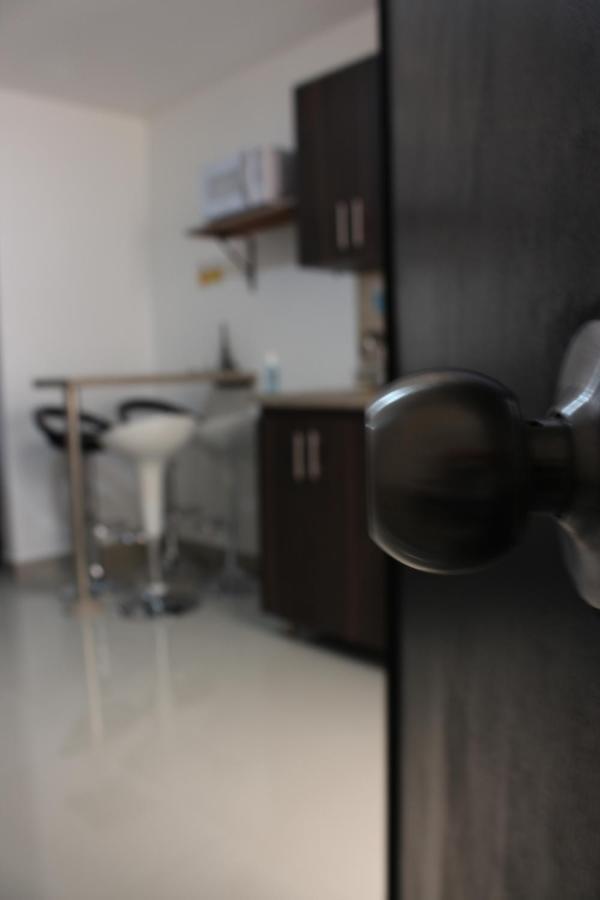 Apartamentos Excelente Ubicacion メデジン エクステリア 写真