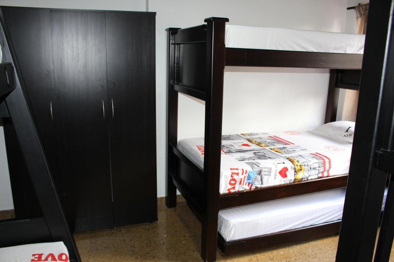 Apartamentos Excelente Ubicacion メデジン エクステリア 写真