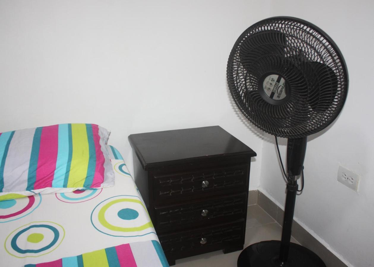 Apartamentos Excelente Ubicacion メデジン エクステリア 写真